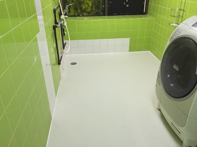 フラットなシャワー室